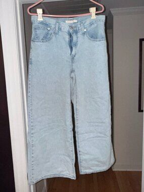wide-leg denim jeans